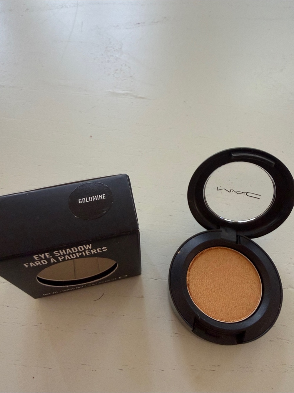 MAC Cosmetics Goldmine Single Eyeshadow - Shimmery Warm Gold